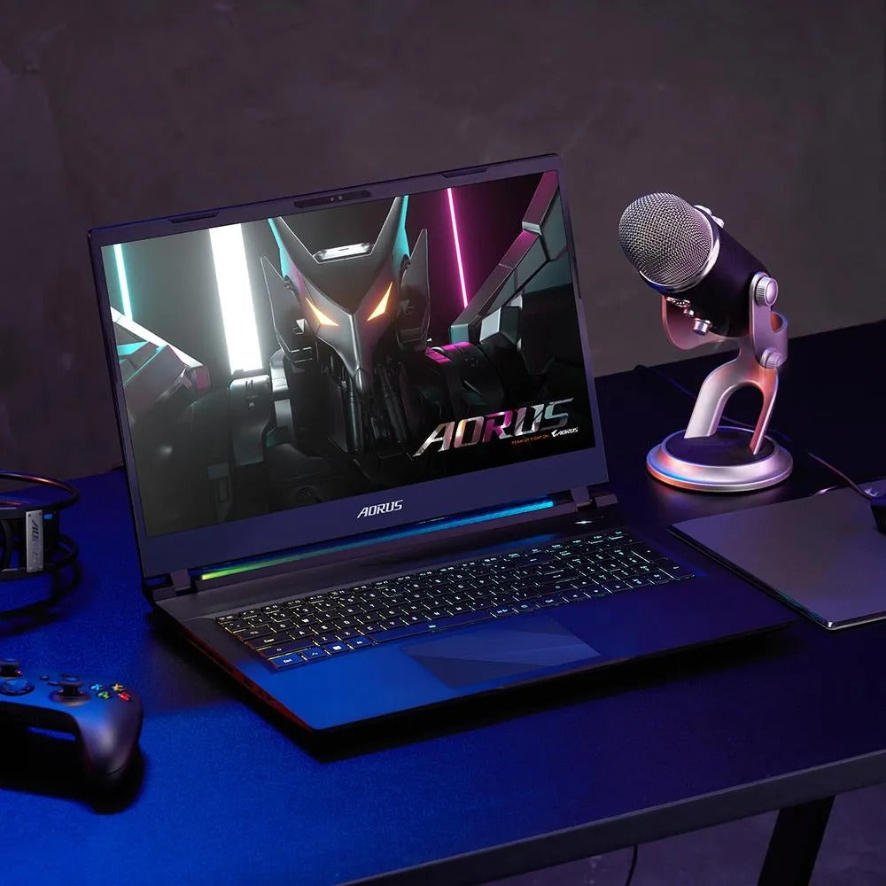 Gigabyte Aorus 17 BSF-73PH654SH Gaming Laptop (Black) | 17.3" QHD (2560x1440) 240Hz | i7 13700H | 16GB RAM | RTX 4070 | 1TB SSD | Windows 11 Home | Gigabyte Aorus G2 Backpack