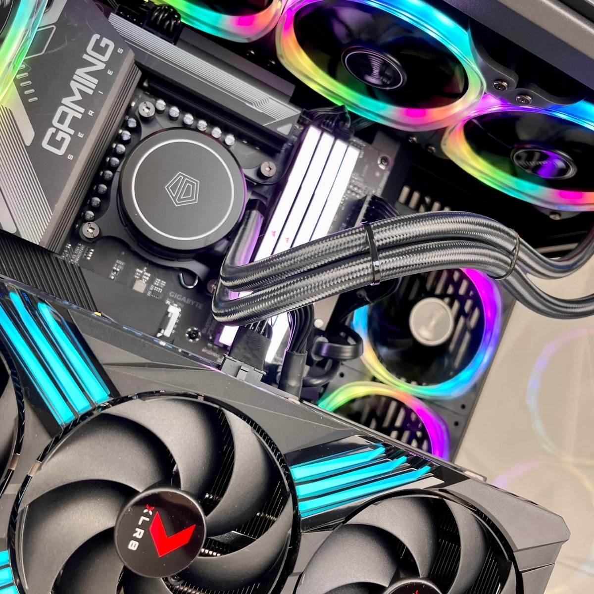 IGaming Ryzen 5/7 7700X | RTX 4060 Ti-4070 Ti super | 32GB DDR5 Ram | Hyte 60 Pro Black