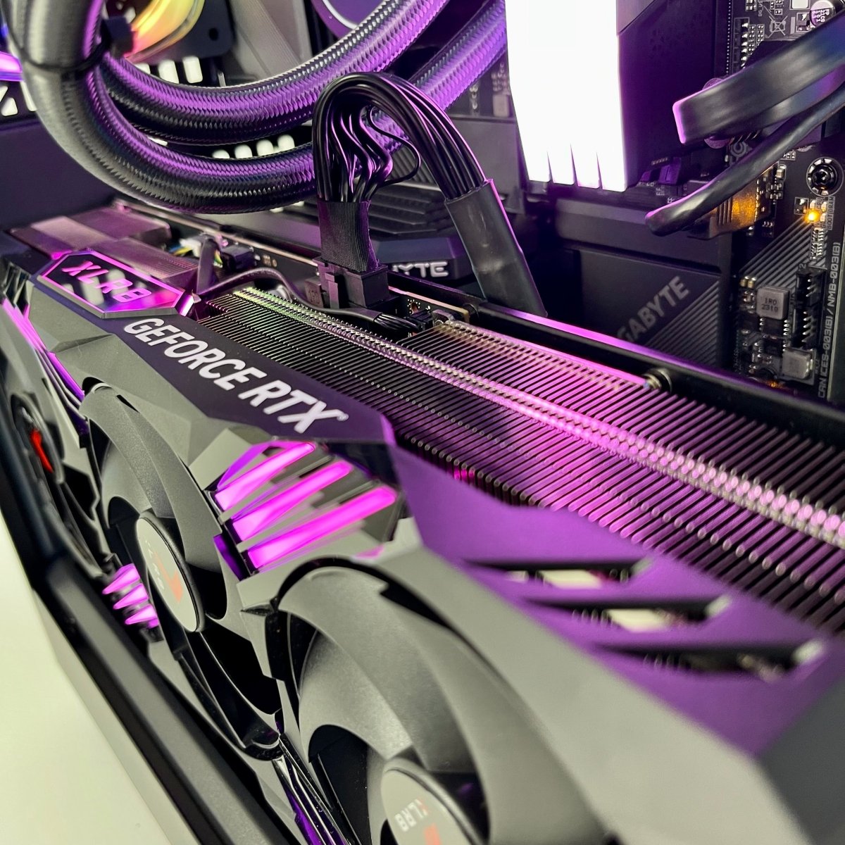 IGaming Core i5/i7 14700KF | RTX 4060 Ti-4070 Ti super | 32GB DDR5 Ram | Hyte 60 Pro Black