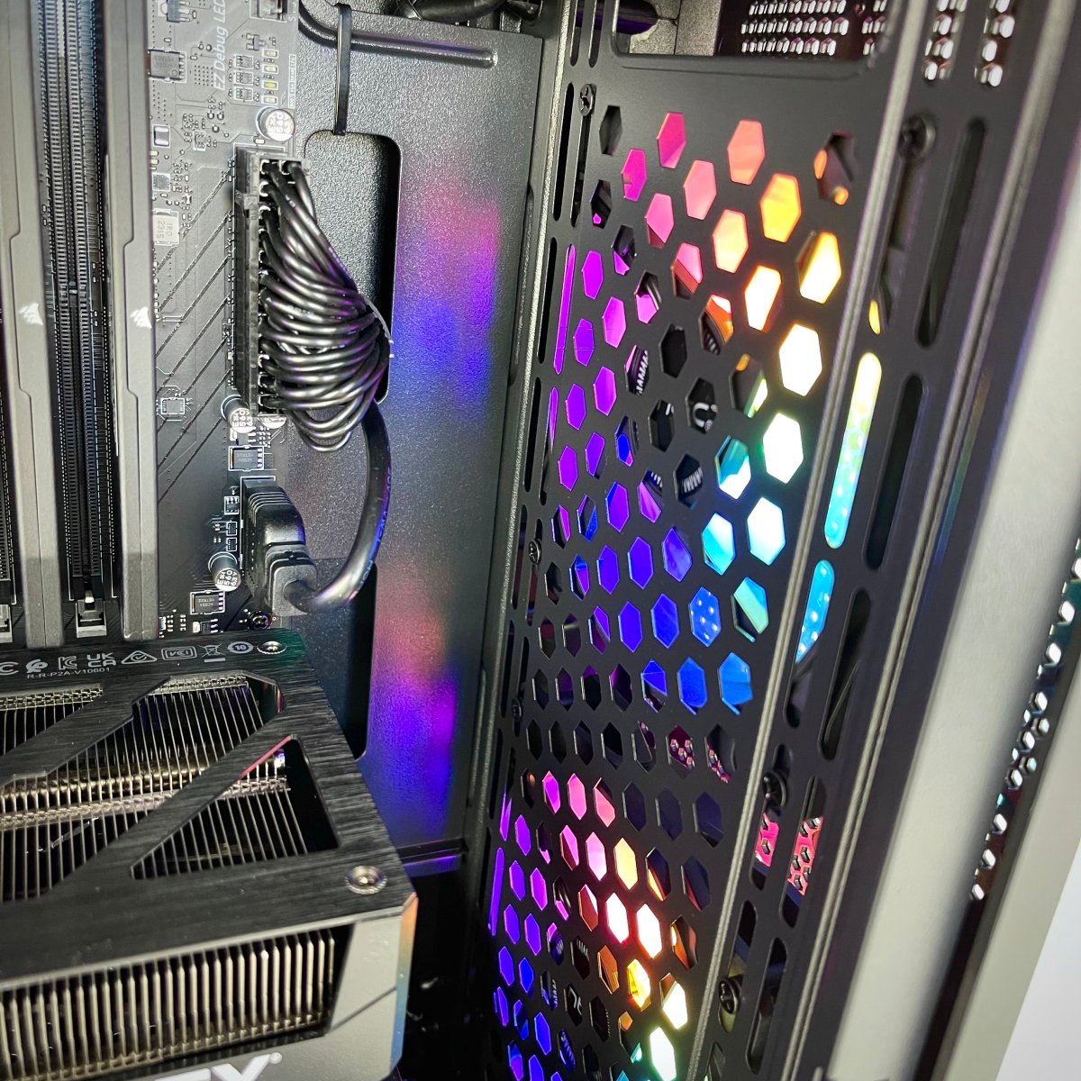 [BIG SALE] IGaming Ryzen 5 5600 | RTX 4070 Super | Dark Phantom NX200M