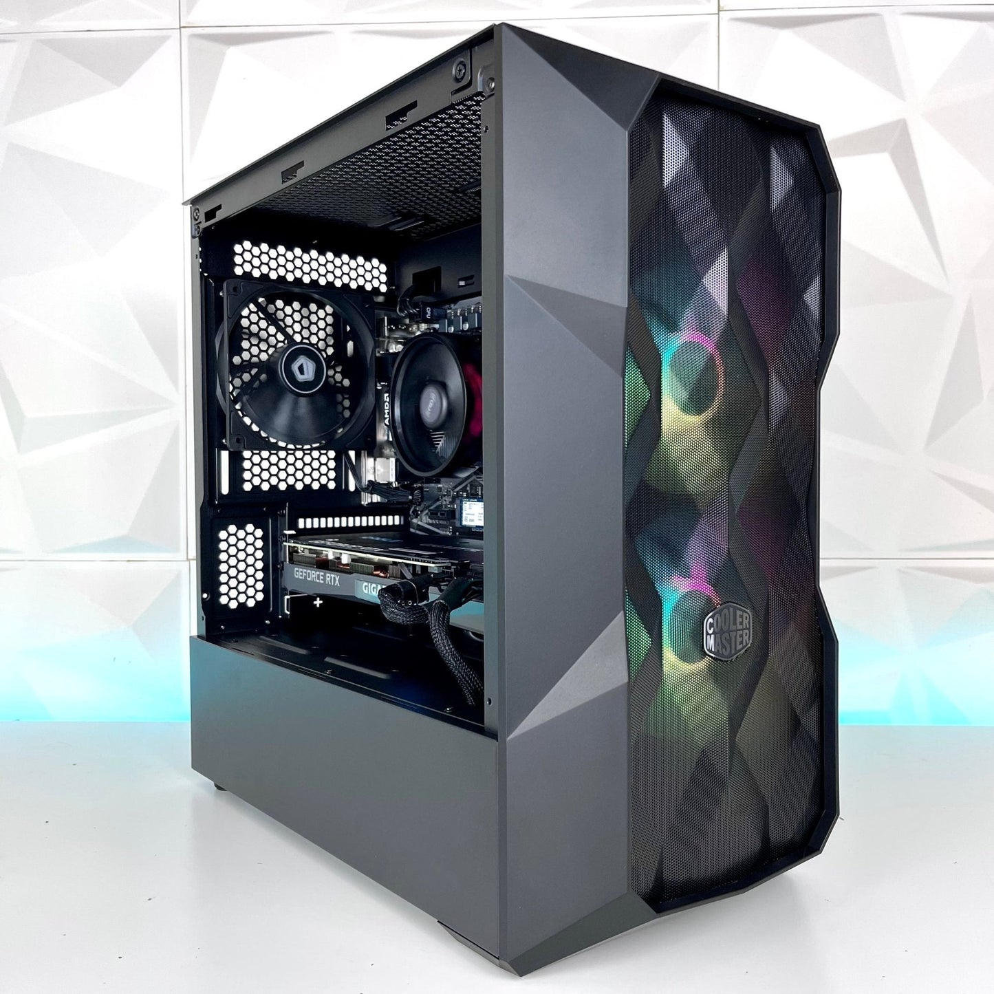 IGaming Ryzen 5 5600 | RTX 4060 Ti/4070S | TD300 Crystal Dark