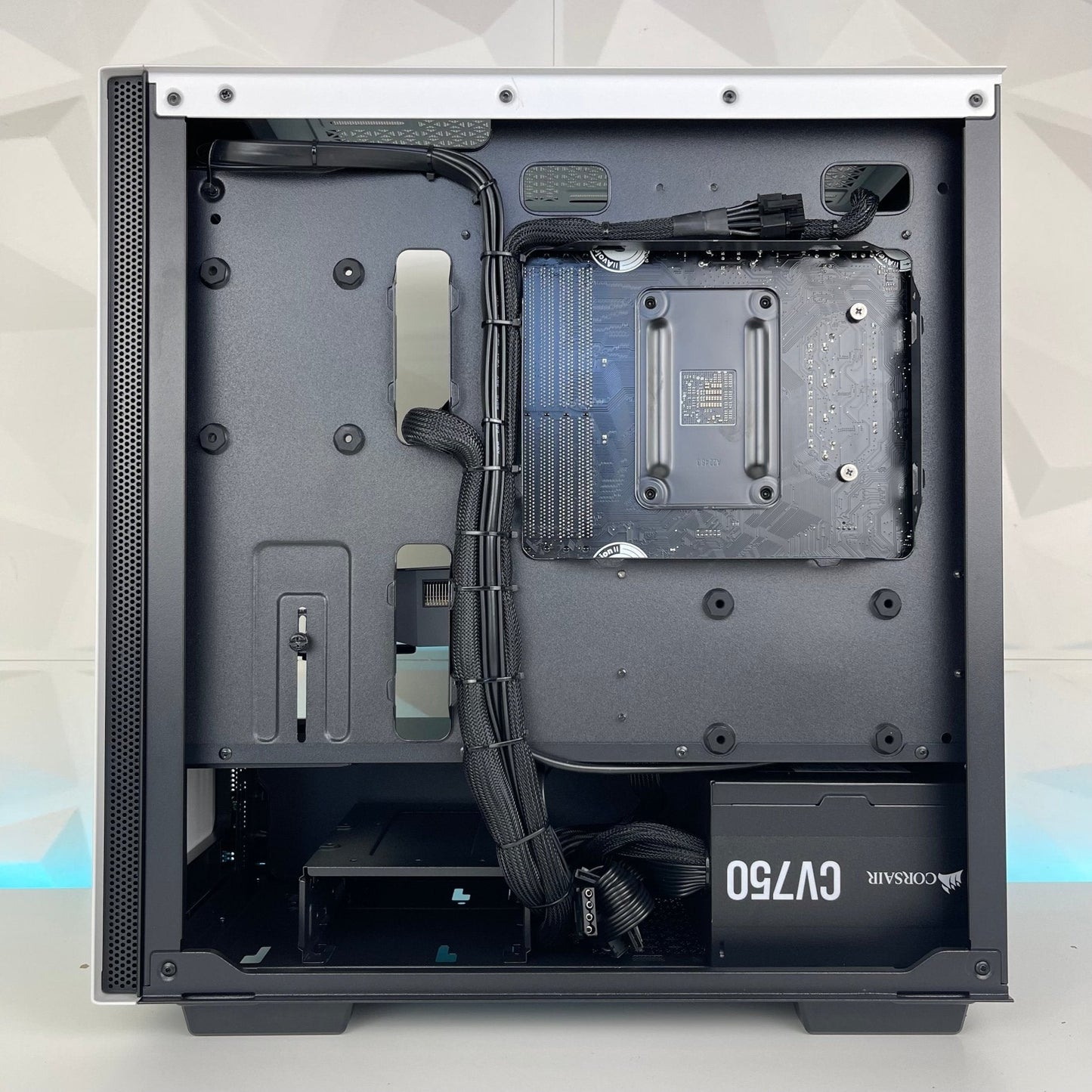 IGaming Ryzen 5 5600 | RTX 4060 Ti/4070S | Apollo Nova